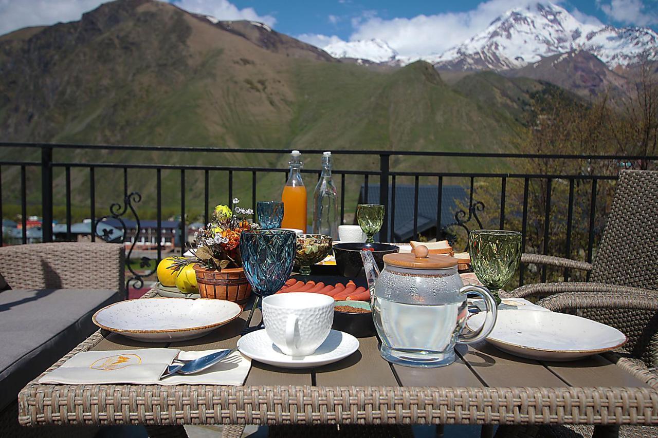 Mood Hotel Kazbegi Exteriör bild