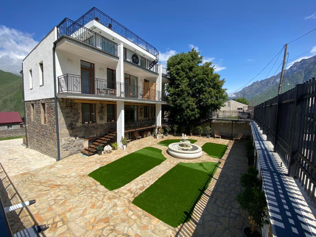 Mood Hotel Kazbegi Exteriör bild