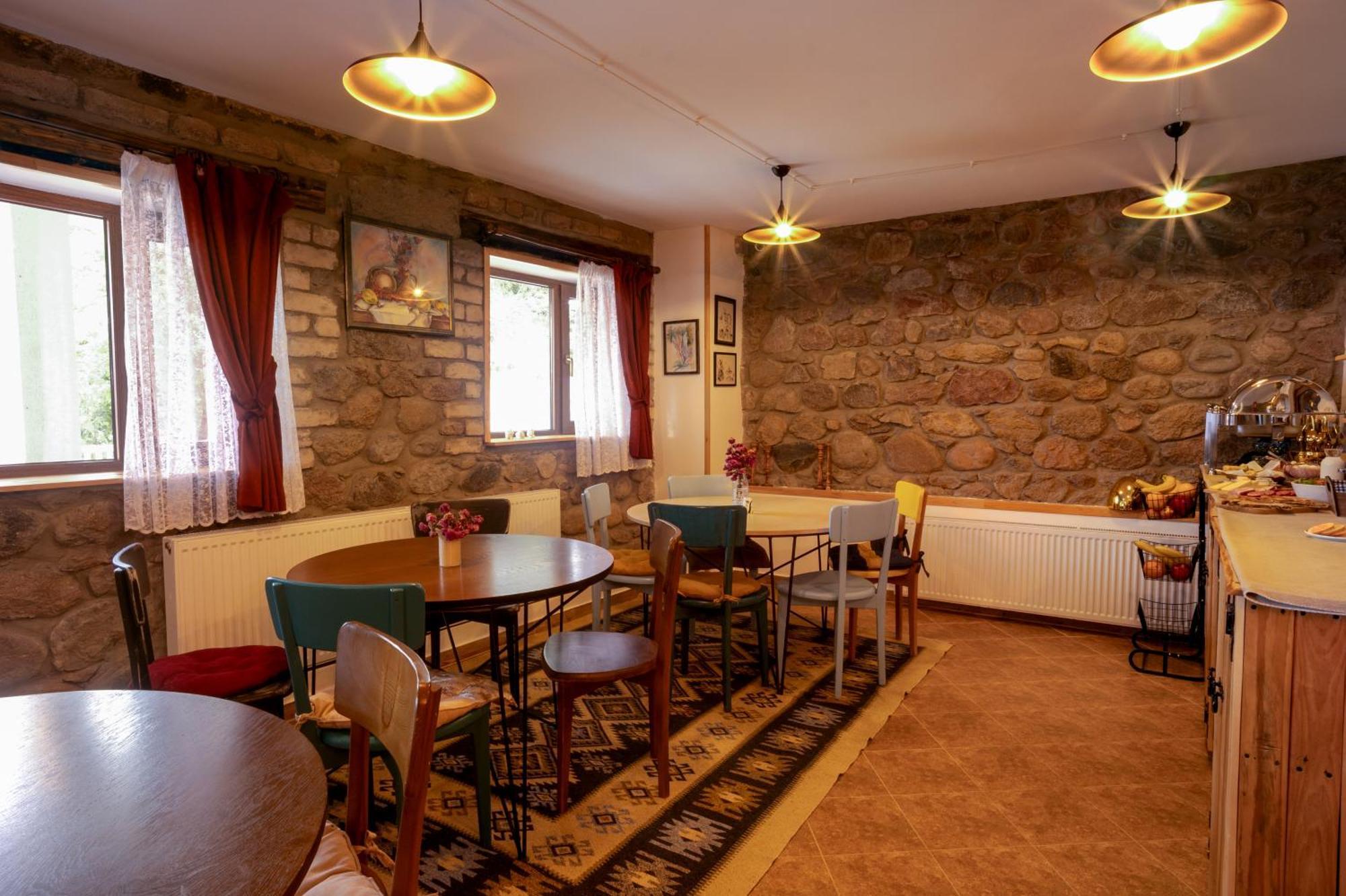 Mood Hotel Kazbegi Exteriör bild