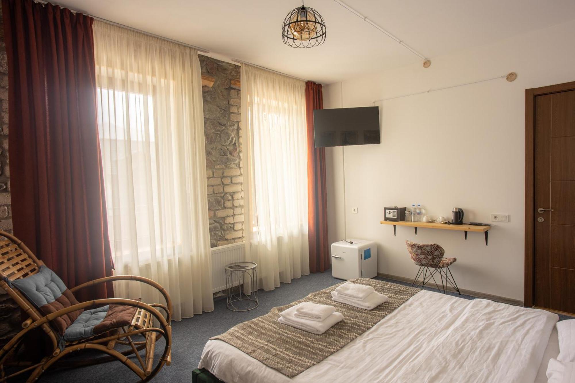 Mood Hotel Kazbegi Exteriör bild